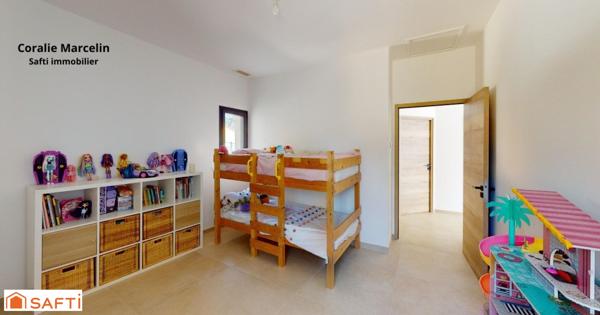 Posez vos valises dans un havre de lumière : 120 m² de pur design en bout d'impasse