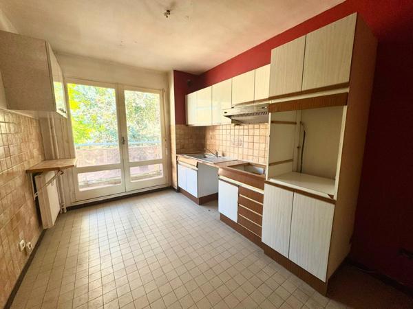 FIRMINY – Appartement T4 de 95,44 m² avec garage, cave et trois balcons