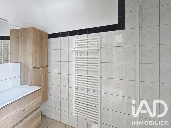 Location appartement 2 pièces 50 m² Lambesc
