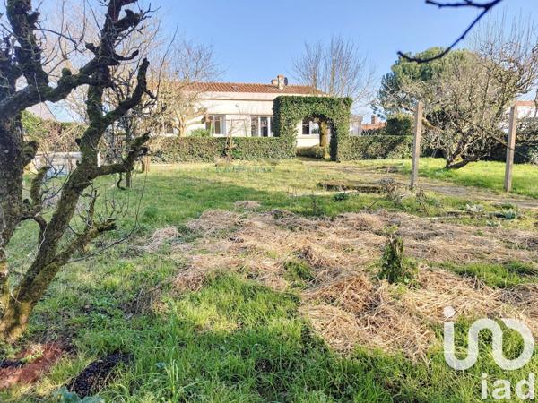 Maison 5 pièces de 102 m² à Grosbreuil (85440)