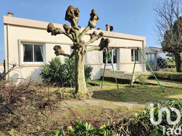 Maison 5 pièces de 102 m² à Grosbreuil (85440)