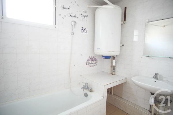 Appartement F3 à vendre  3 pièces - 70,69 m 2   CHOISY LE ROI  - 94