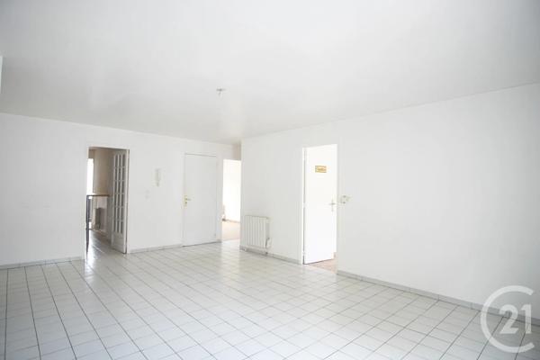 Appartement F3 à vendre  3 pièces - 70,69 m 2   CHOISY LE ROI  - 94
