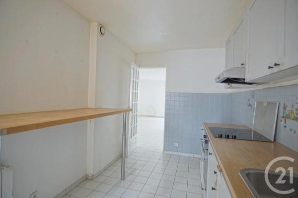 Appartement F3 à vendre  3 pièces - 70,69 m 2   CHOISY LE ROI  - 94