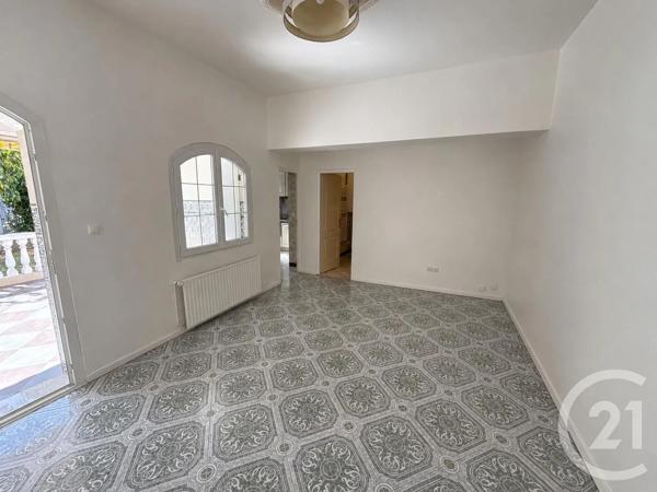 Maison à vendre  8 pièces - 185 m 2   LE BLANC MESNIL  - 93