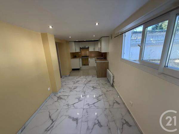 Maison à vendre  8 pièces - 185 m 2   LE BLANC MESNIL  - 93