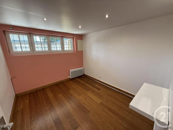 Maison à vendre  8 pièces - 185 m 2   LE BLANC MESNIL  - 93