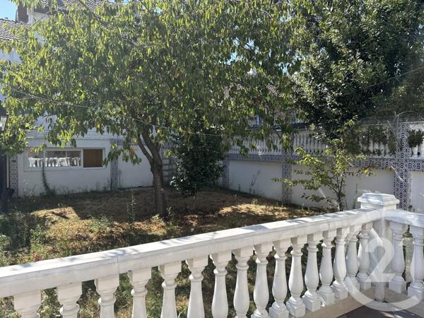 Maison à vendre  8 pièces - 185 m 2   LE BLANC MESNIL  - 93