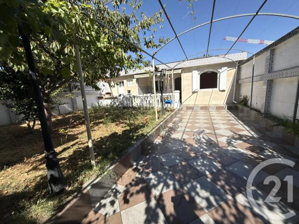Maison à vendre  8 pièces - 185 m 2   LE BLANC MESNIL  - 93