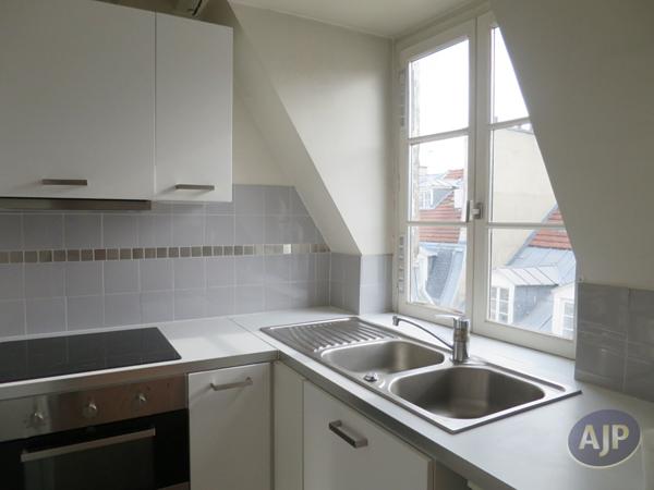 Location appartement Paris 7eme : 2 450 € - AJP Immobilière Passy Paris 16