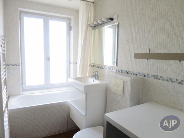 Location appartement Paris 7eme : 2 450 € - AJP Immobilière Passy Paris 16