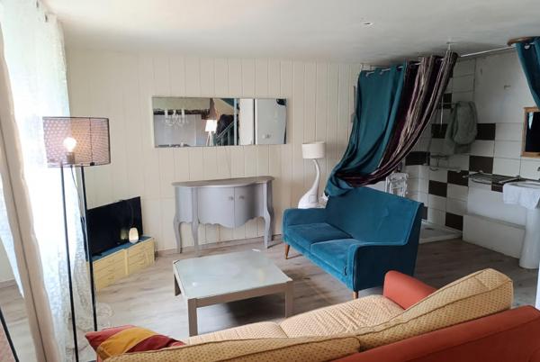 29520 Châteauneuf du Faou maison à rénover avec dépendances  sur 6400 m² au calme