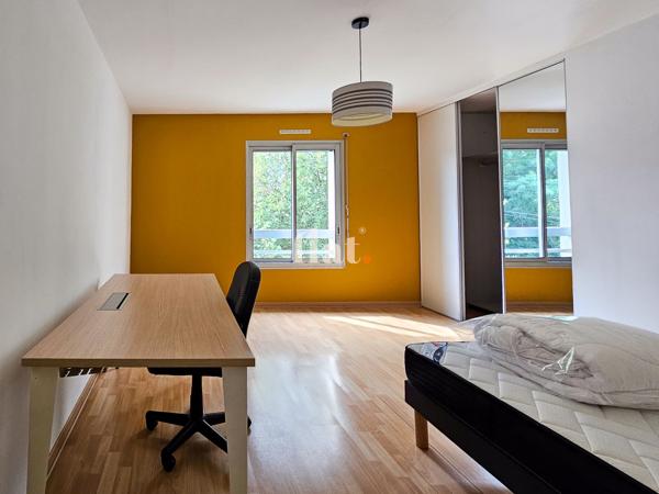 Maison 8 pièce(s) 6 chambre(s) 180 m²
