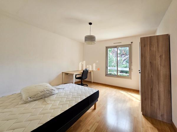 Maison 8 pièce(s) 6 chambre(s) 180 m²
