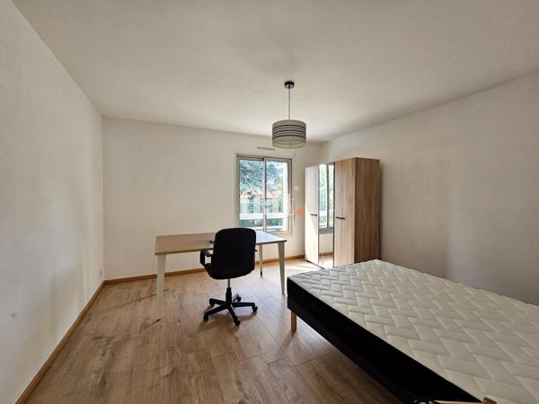 Maison 8 pièce(s) 6 chambre(s) 180 m²