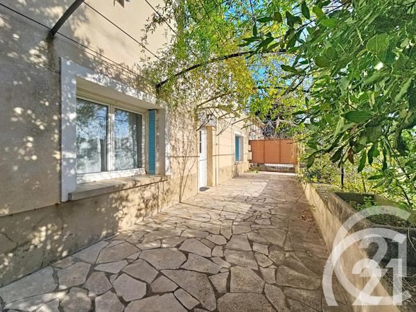 Maison à vendre  8 pièces - 228,82 m2 CHEVAL BLANC - 84