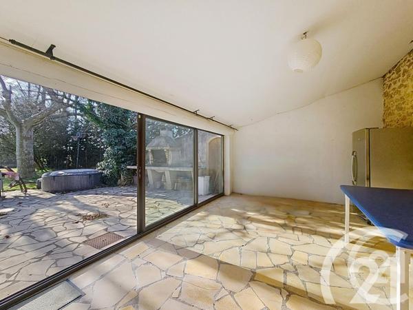 Maison à vendre  8 pièces - 228,82 m2 CHEVAL BLANC - 84