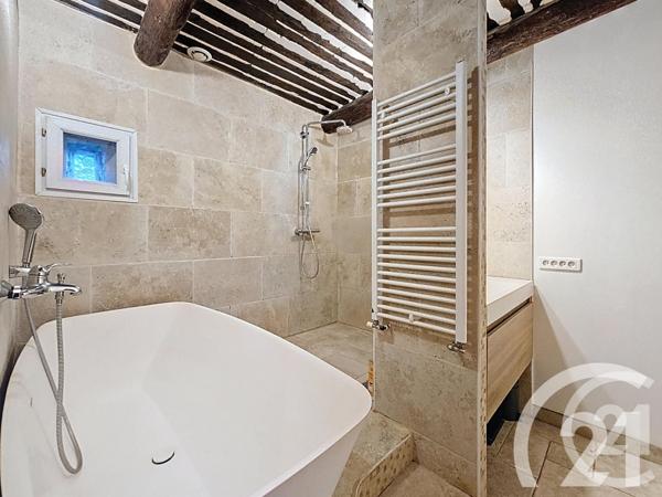 Maison à vendre  8 pièces - 228,82 m2 CHEVAL BLANC - 84