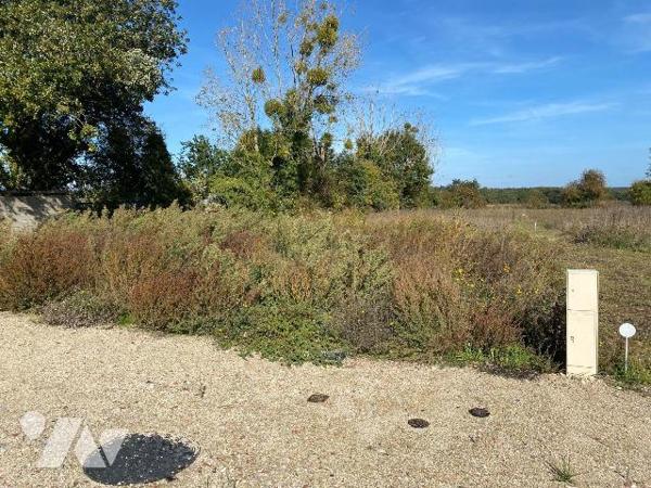 BERCHERES ST-GERMAIN, c?ur de village,
Lotissement de 7 lots viabilisés. (eau, électricité, té...