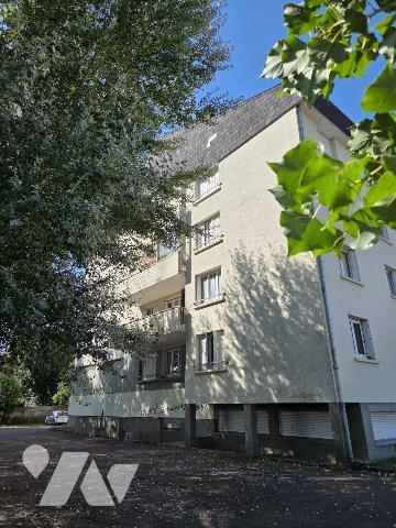 ALENCON (61), quartier Courteille, proche écoles et commodités, appartement en copropriété, de ...