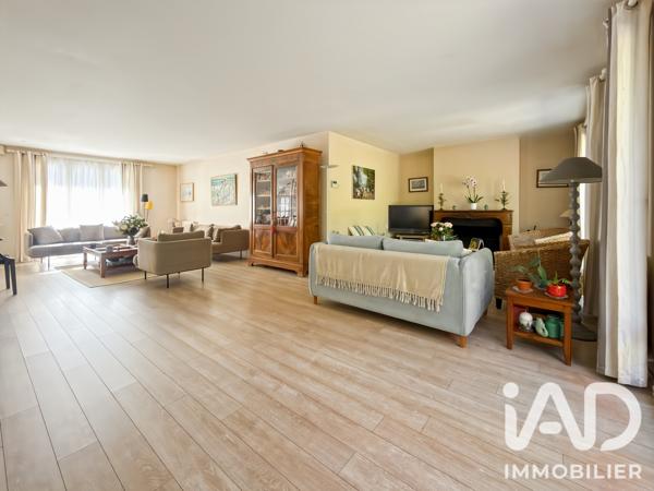 Maison à vendre 7 pièces 181,61 m² Santeny