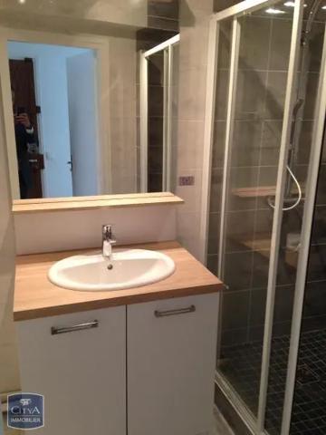 Appartement à louer 2 pièces 61.67m² Reims (51100)