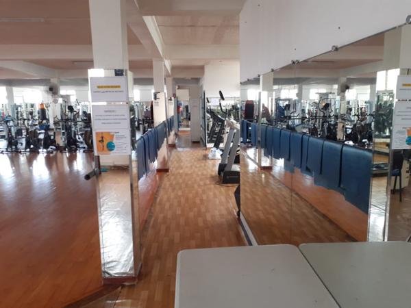 Location local commercial près de FORT DE FRANCE - 400 m² - 3 200 €/mois