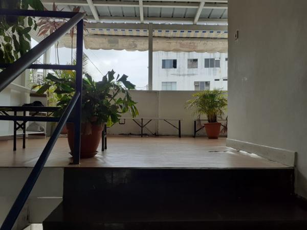 Location local commercial près de FORT DE FRANCE - 400 m² - 3 200 €/mois