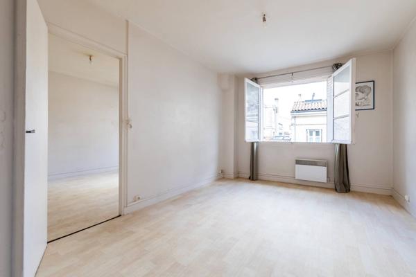 IMMEUBLE BORDEAUX SAINT-SEURIN COMPRENANT 6 APPARTEMENTS DEUX PIECES ET 6 GARAGES