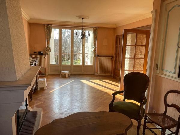 Maison de 177m², Montmerle centre