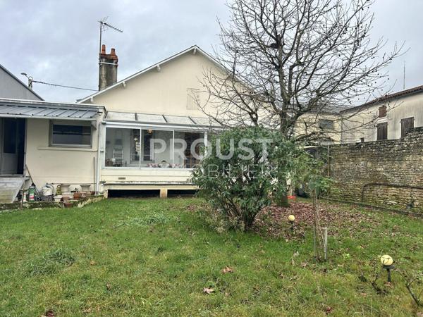 Maison ancienne quartier Nord jardin et garage.