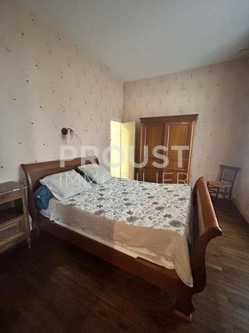 Maison ancienne quartier Nord jardin et garage.