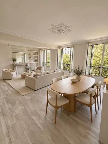 Vente                                                      Appartement
                        
                     4 pièces                      80 m2                     à Paris 3