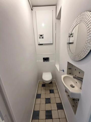 Vente                                                      Appartement
                        
                     4 pièces                      80 m2                     à Paris 3