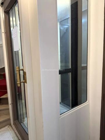 Vente                                                      Appartement
                        
                     4 pièces                      80 m2                     à Paris 3