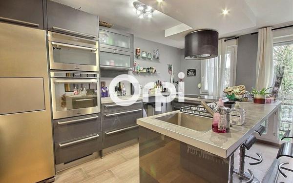 Appartement à vendre    2 pièces • 49,80 m2 Trappes
