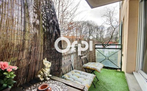 Appartement à vendre    2 pièces • 49,80 m2 Trappes