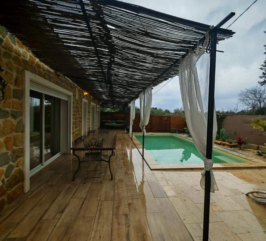 SOLLIÈS-PONT : Villa de Plain-Pied, Piscine & T3 Indépendant