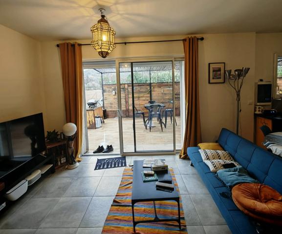 SOLLIÈS-PONT : Villa de Plain-Pied, Piscine & T3 Indépendant