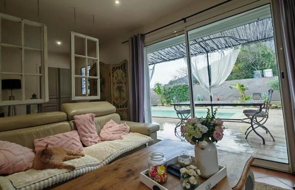 SOLLIÈS-PONT : Villa de Plain-Pied, Piscine & T3 Indépendant