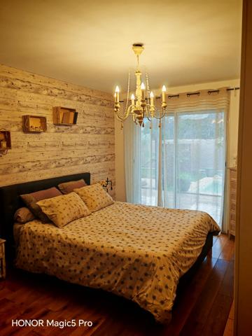 SOLLIÈS-PONT : Villa de Plain-Pied, Piscine & T3 Indépendant