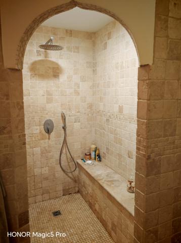 SOLLIÈS-PONT : Villa de Plain-Pied, Piscine & T3 Indépendant