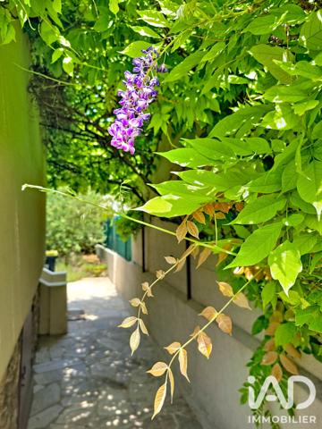 Maison à vendre 9 pièces 170 m² Suresnes