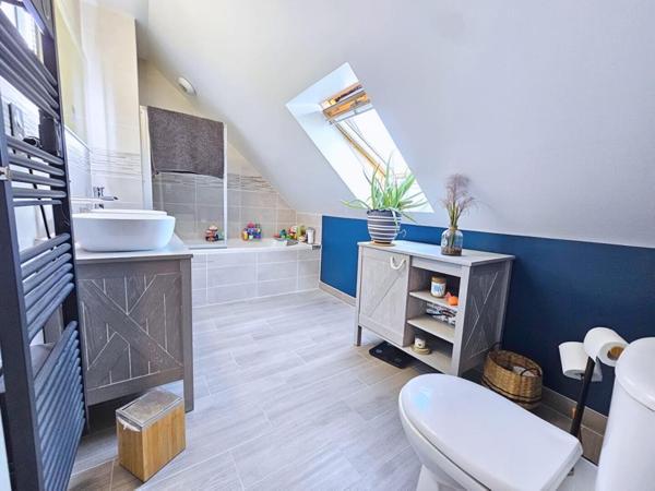 Maison de 112 m² - 3 chambres dont une suite parentale de plain-pied - Terrasse - Pergola climatique - Jardin aménagé - Garage