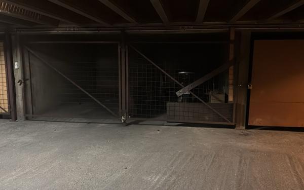 Stationnement à louer    12,50 m2 Paris 10