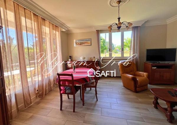 Charmante Maison dans cadre paisible sur grand terrain arboré de 2477m2