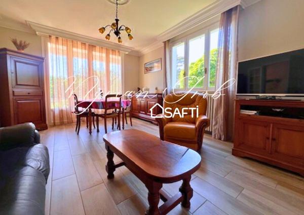 Charmante Maison dans cadre paisible sur grand terrain arboré de 2477m2