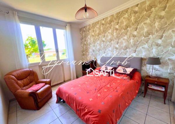 Charmante Maison dans cadre paisible sur grand terrain arboré de 2477m2