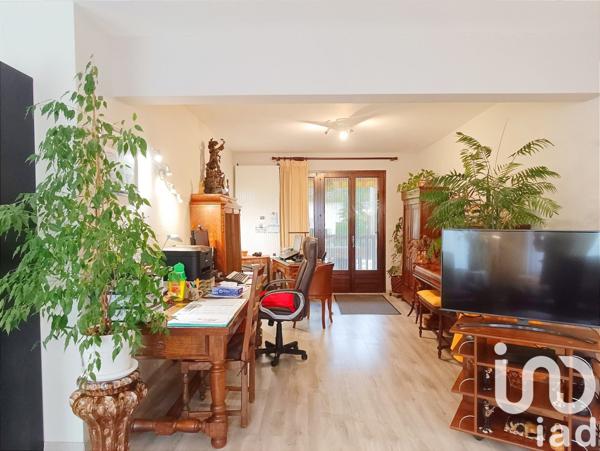 Maison 15 pièces de 380 m² à Entraygues-sur-Truyère (12140)