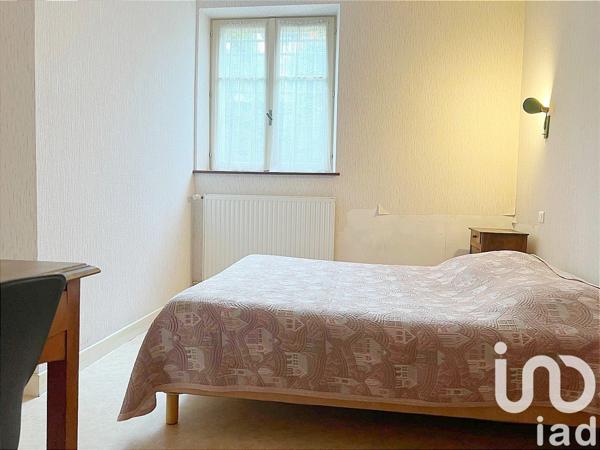 Maison 15 pièces de 380 m² à Entraygues-sur-Truyère (12140)